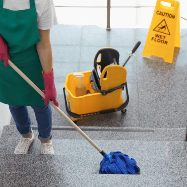 upratovanie-bytovych-domov-bratislava-topclean Upratovanie bytových domov Bratislava TopClean