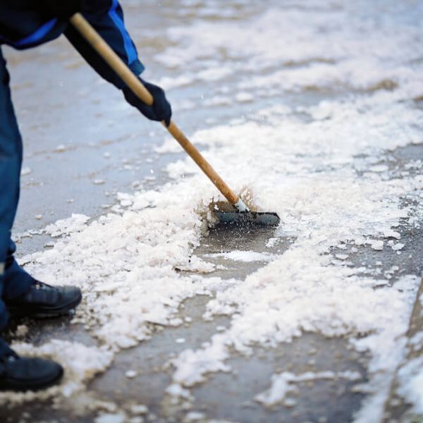 zimna-udrzba-chodnikov-bratislava-topclean Zimná údržba chodníkov Bratislava TopClean