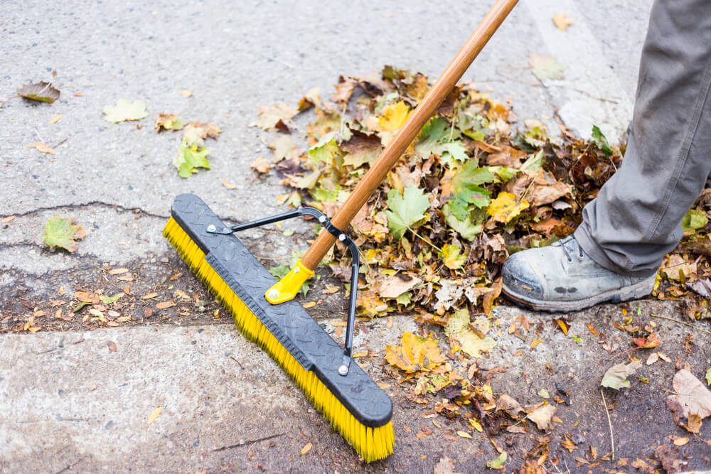 Upratovanie chodníkov Bratislava TopClean